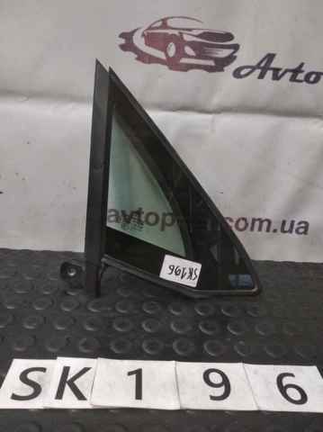 Скло-кватирка двері, передній, правій 3G0845114F VAG