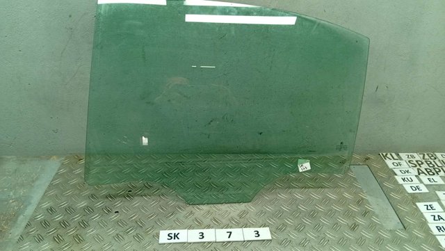 Скло заднє ліве 3V5845205 VAG