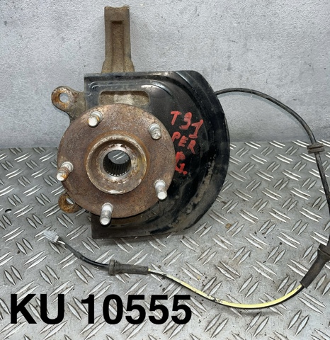 Цапфа поворотна ліва 40015JD000 NISSAN