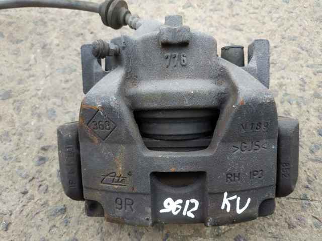 Супорт гальмівний, передній, правий 410010001R RENAULT