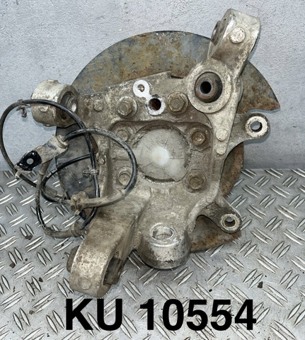 Кулак поворотний правий 43018JN00A NISSAN