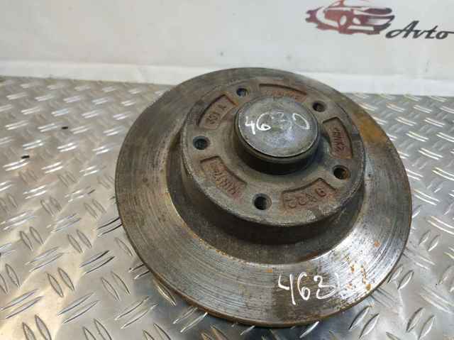 Цапфа права 430423884R RENAULT