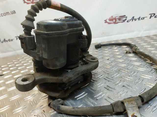 Супорт гальмівний задній правий 440014CA0A NISSAN