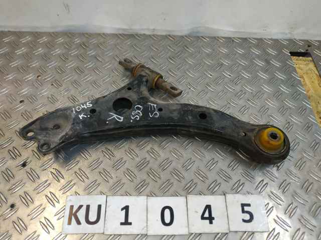 Правий важіль передній нижній підвіски 4806833050 TOYOTA