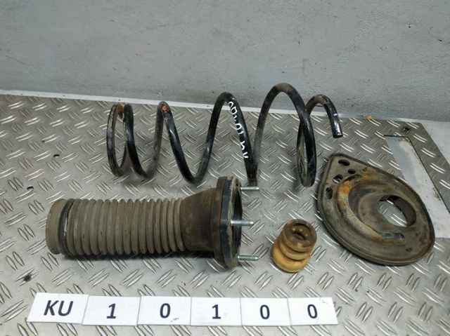 Пружини задні 4823106720 TOYOTA