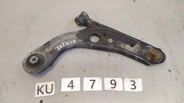 Правий важіль передній нижній підвіски 4877742AD FIAT
