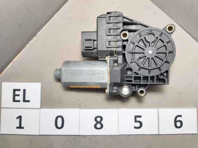 Мотор склопідйомника дверей передніх, правих 4B0959802D VAG