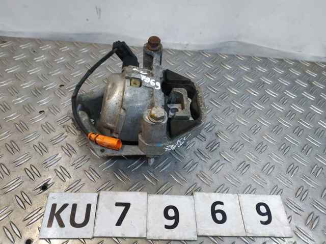 Ліва опора двигуна 4G0199381 VAG
