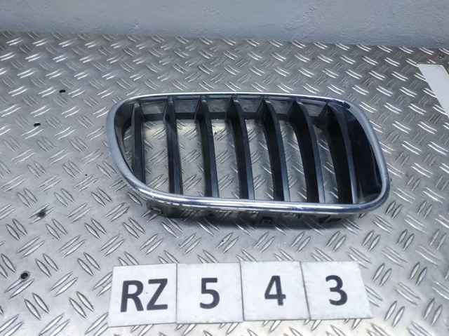 Решітка радіатора права 51117237422 BMW