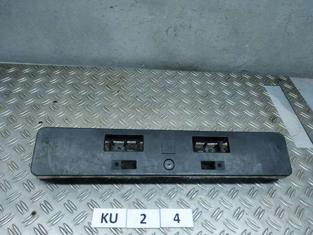 Панель кріплення номерного знака, переднього 5211448350 TOYOTA