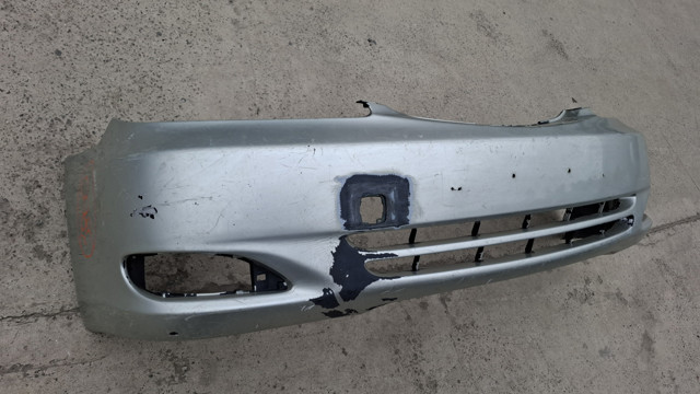 Бампер на авто Toyota Camry 5