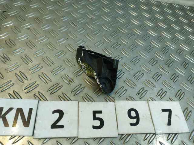 Кріплення бамера ліве 52563F4010 TOYOTA