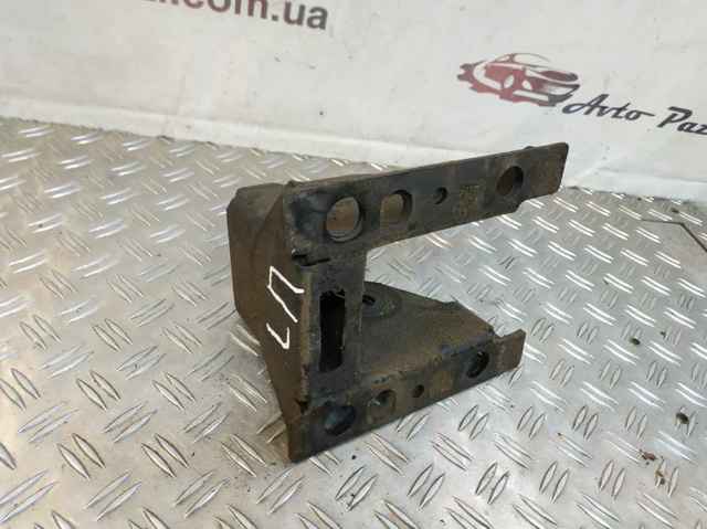 Кронштейн ресори заднього моста 552020006R RENAULT