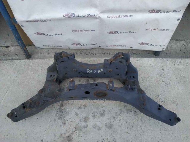 Балка задньої підвіски, підрамник 554005HA0A NISSAN