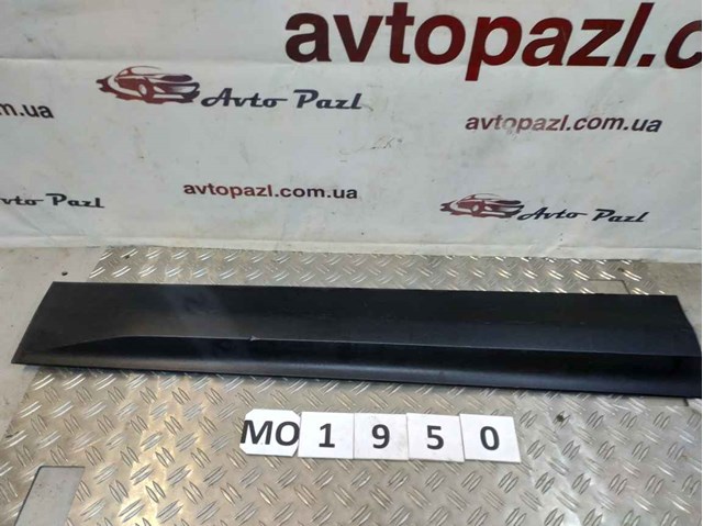 Молдинг передніх правих дверей 565854940 VAG