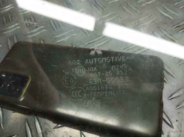 Скло передніх дверей, правих 5706A354 MITSUBISHI