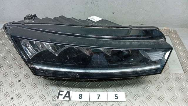 Фара основна права 5E4941016 VAG