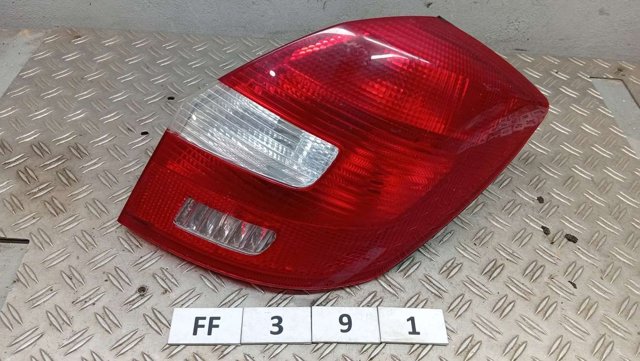 Задні ліхтарі 5J6945096 VAG