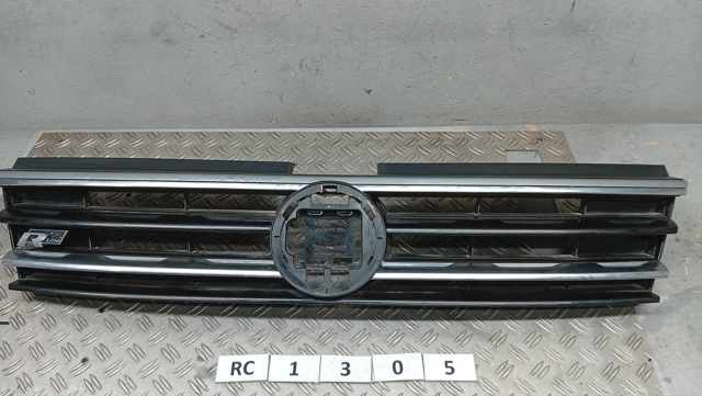Решітка радіатора 5NA853653B VAG