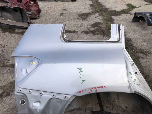 Крило праве заднє 616110E041 TOYOTA
