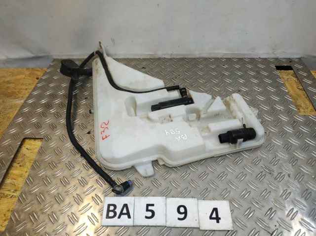 Бачок склоомивача 61667241680 BMW