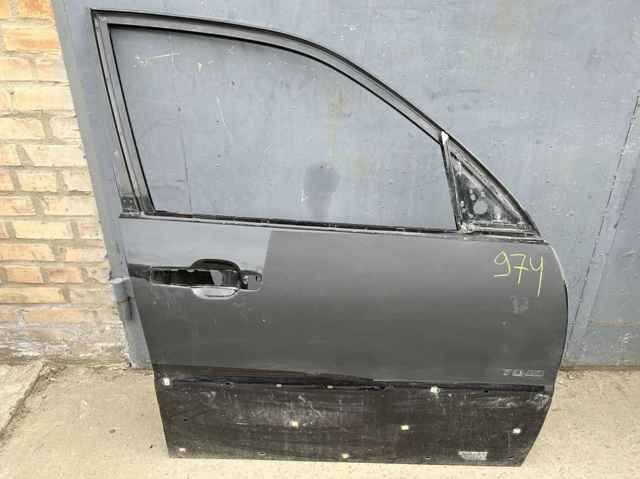 Пасажирські передні двері 6200408015 SSANG YONG