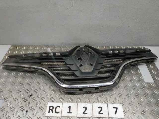 Решітка радіатора 623102335R RENAULT