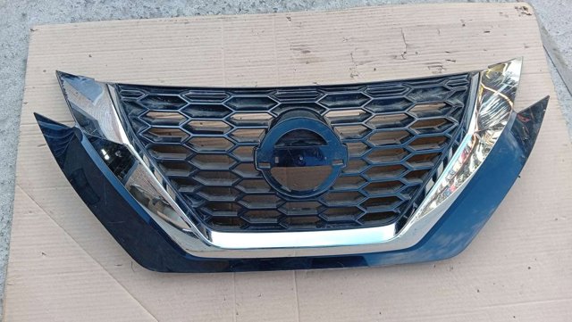 Решітка радіатора 623106PA0A NISSAN
