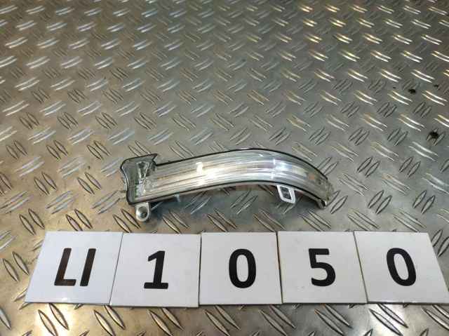 Покажчик повороту дзеркала, правий 63137280772 BMW