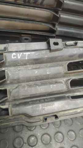 Решітка переднього бампера, центральна 6402A233 MITSUBISHI