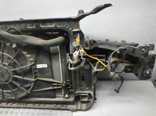 Кронштейн для радіатора 641014Z000 HYUNDAI