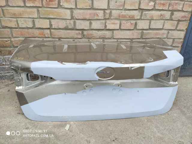Кришка багажника кузова 6440102F30 TOYOTA