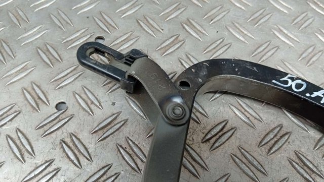 Петля багажника 6451033090 TOYOTA