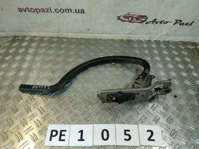 Шарнір кришки багажника 6451033181 TOYOTA
