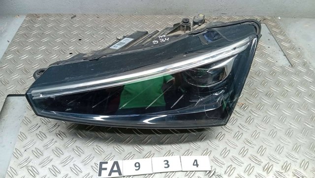 Фара дальнього світла в зборі 657941015A VAG