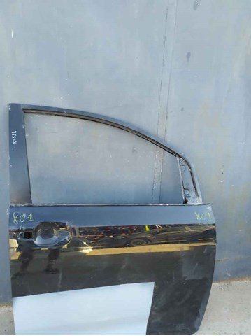 Дверка передня права 6700108040 TOYOTA