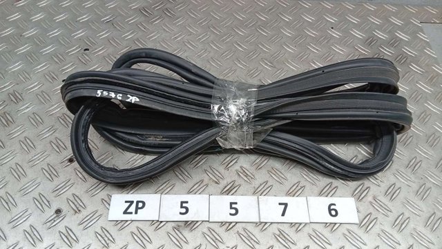Ущільнювач задніх 3/5-й двері 678810R050 TOYOTA