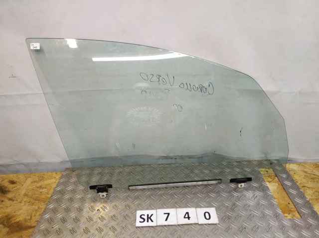 Скло передніх дверей, правою 681010F010 TOYOTA