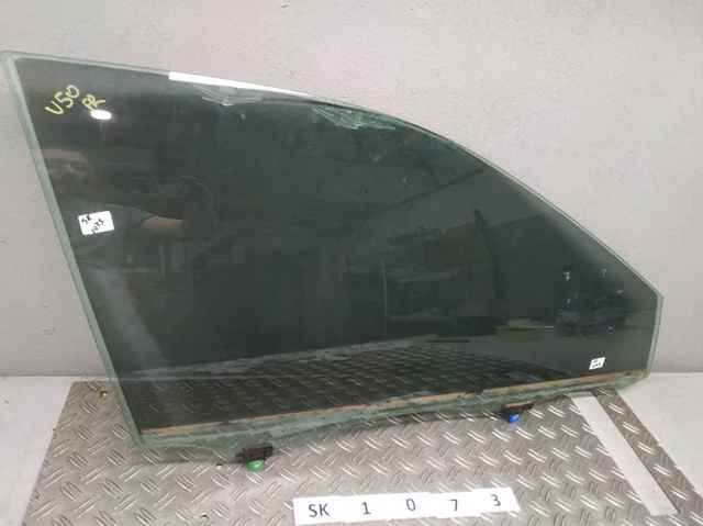 Скло передніх дверей, правих 6810133160 TOYOTA