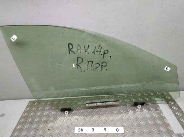 Скло пасажирських дверей 6810142190 TOYOTA