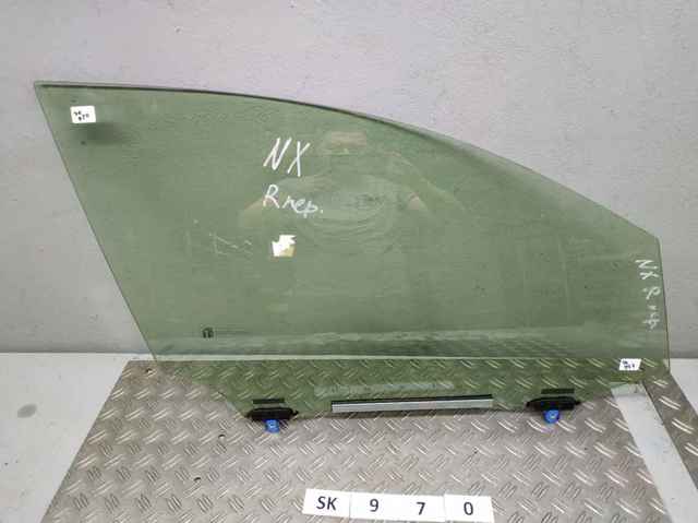 Скло передніх дверей, правих 6810178010 TOYOTA