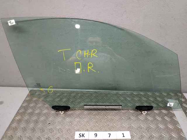 Скло передньої правої двері 68101F4010 TOYOTA