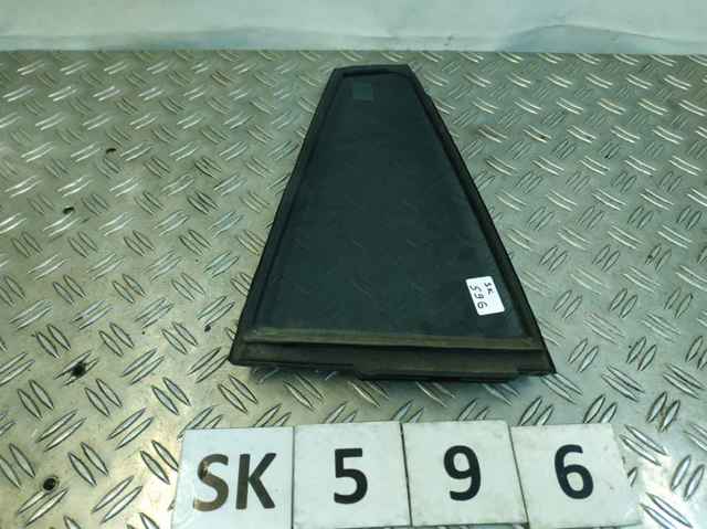 Скло кутове дверей задніх 6812342140 TOYOTA