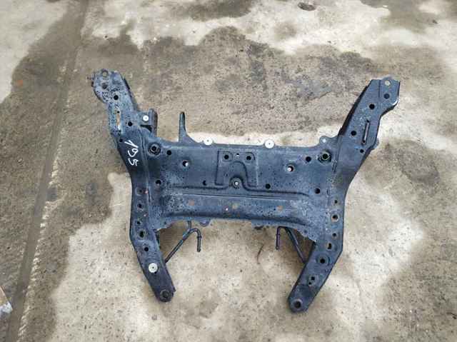 Передня балка 6872729 BMW