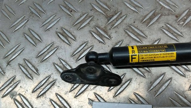Амортизатор скла задньої, 3/5-ї двері (ляди) 6893048012 TOYOTA
