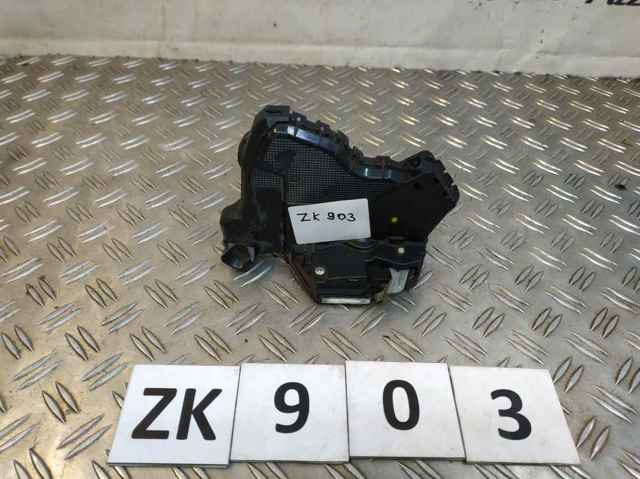 Замок двері правої передньої 6903033241 TOYOTA