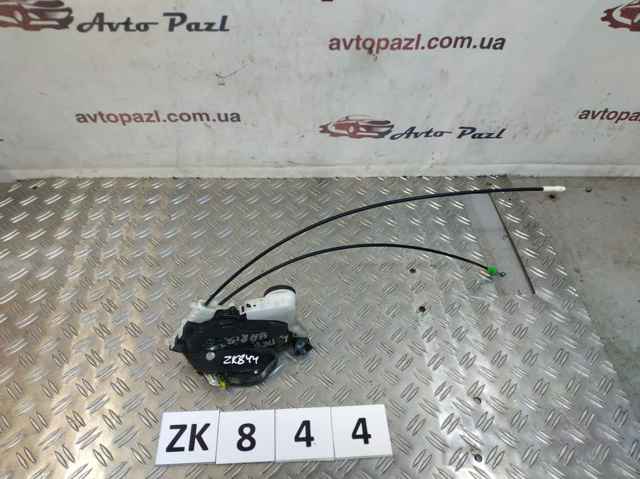 Замок дверей водія Тойота Яріс