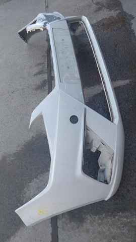 Бампер передній в зборі 6F0807221D VAG