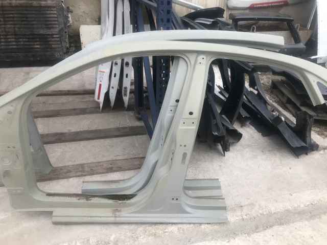 Панель кузова ліва 6RU809605B VAG