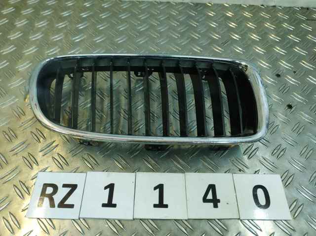 Решітка радіатора права 7295436 BMW